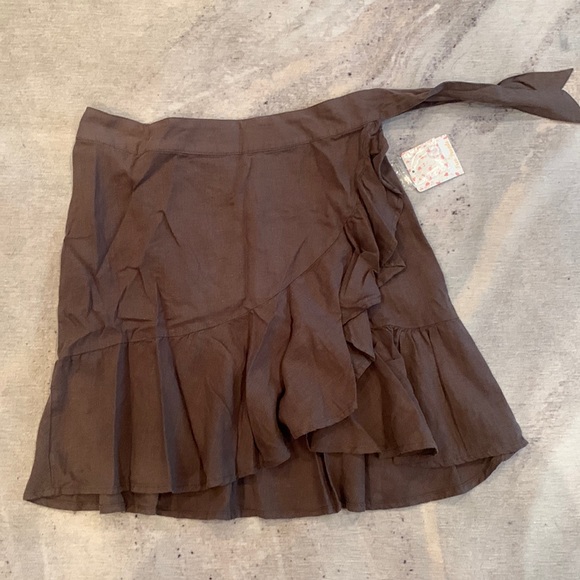 BNWT Free People Wrap Mini Skirt in Bitter Olive size 0! - Picture 3 of 4